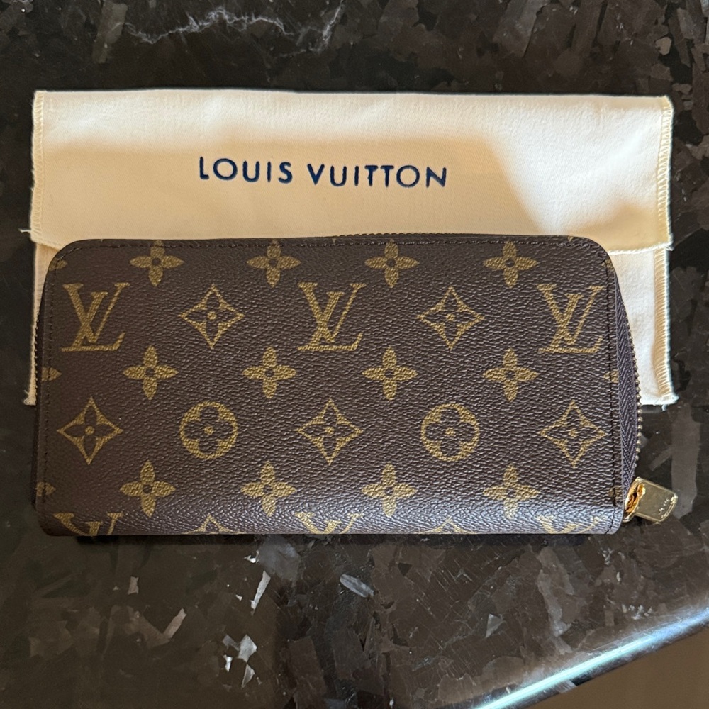 New New  Louis Vuitton Monogram wallet